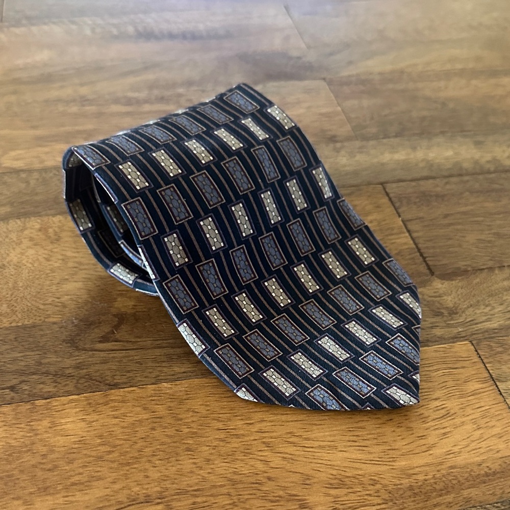 Kenneth Cole Black and Silver Geometric Tie